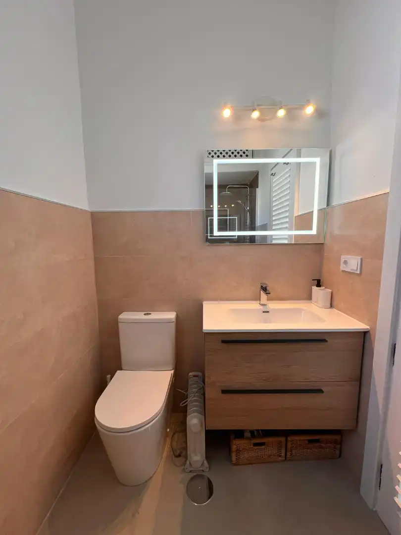 Badezimmer von Wohnung zur Miete in Estepona mit Klimaanlage, Terrasse und Möbliert