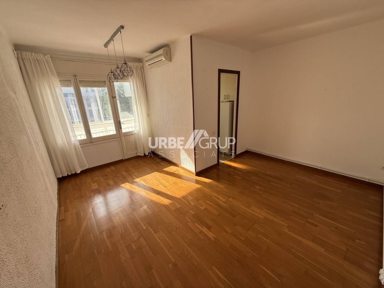 Sala d'estar de Pis de lloguer en Terrassa amb Balcó