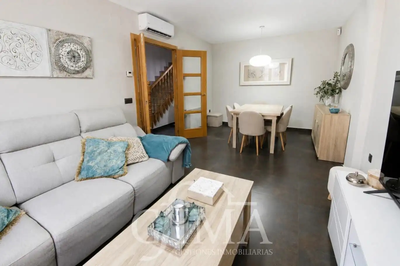 Sala de estar de Casa adosada en venta en Tomelloso con Calefacción y Amueblado