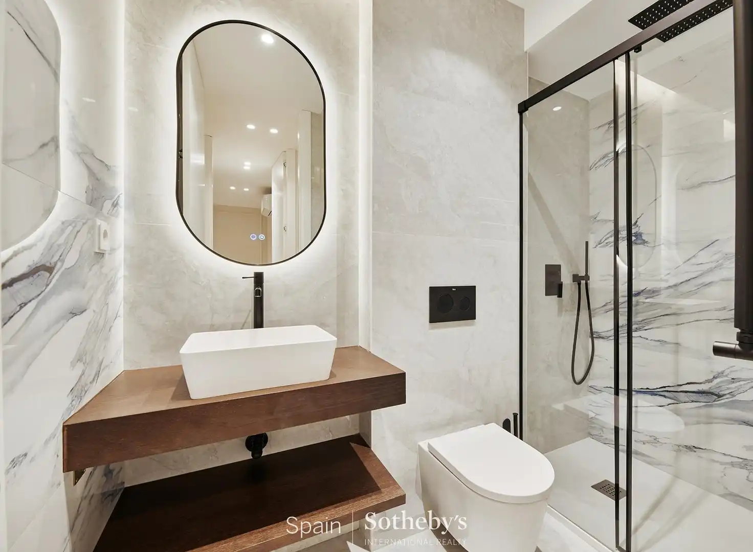 Badezimmer von Wohnungen zum Verkauf in Madrid mit Klimaanlage und Heizung
