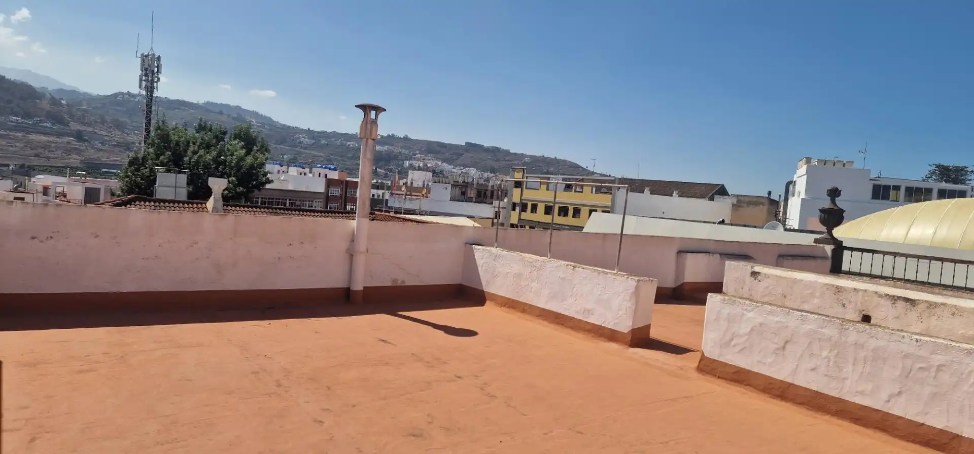 Vista exterior de Casa o chalet en venta en Arucas con Terraza, Trastero y Balcón