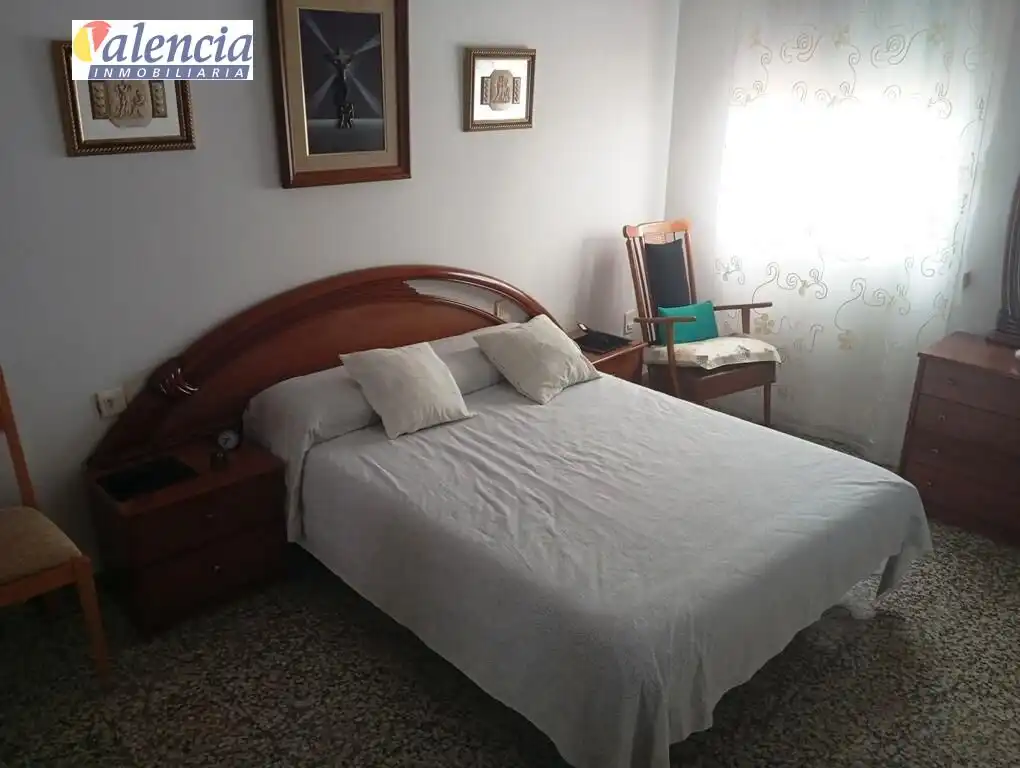 Bedroom of Flat for sale in Valencia