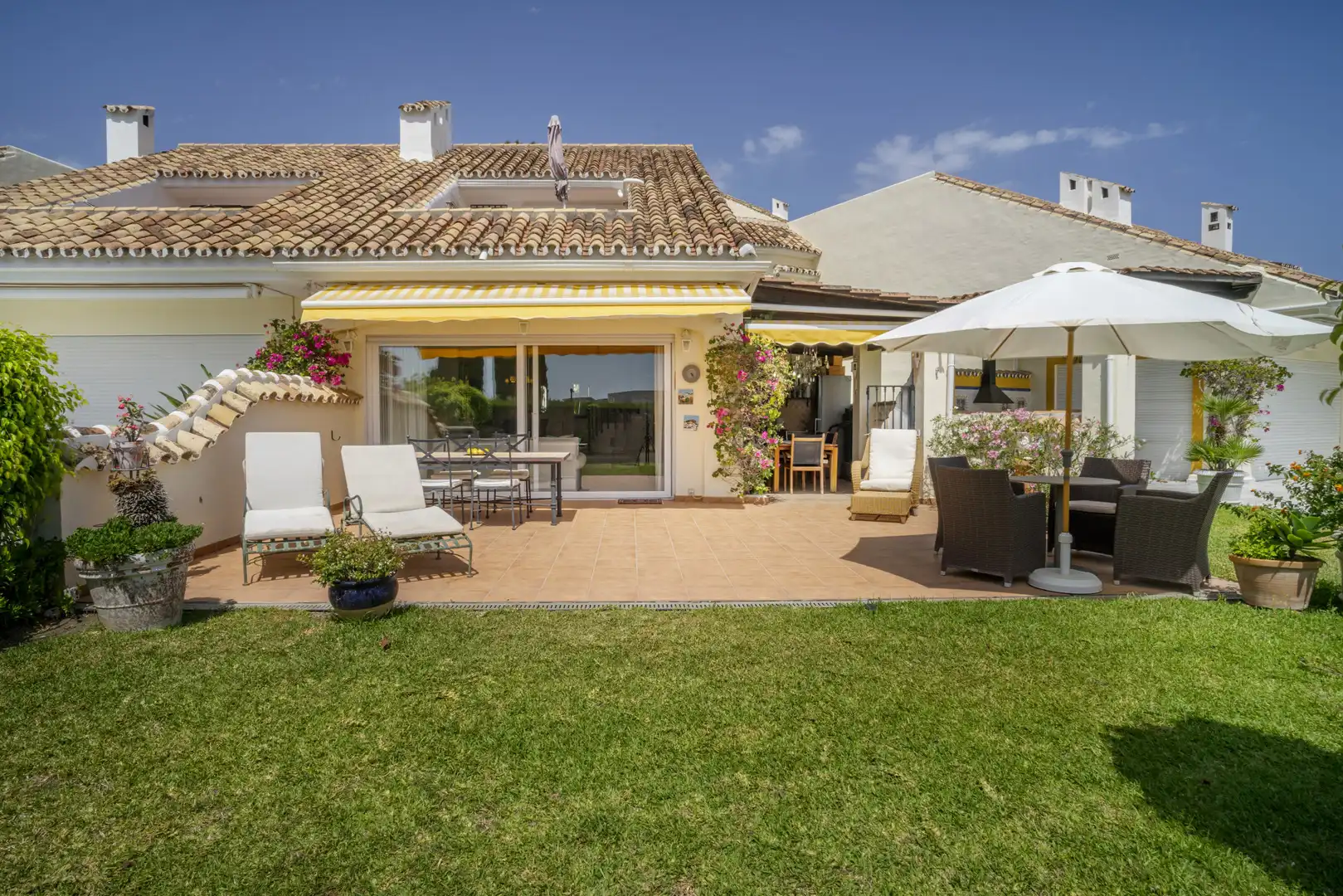 Casa a schiera con terrazza in vendita a Nueva Andalucía