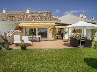 Adosado con balcón en venta en Nueva Andalucía