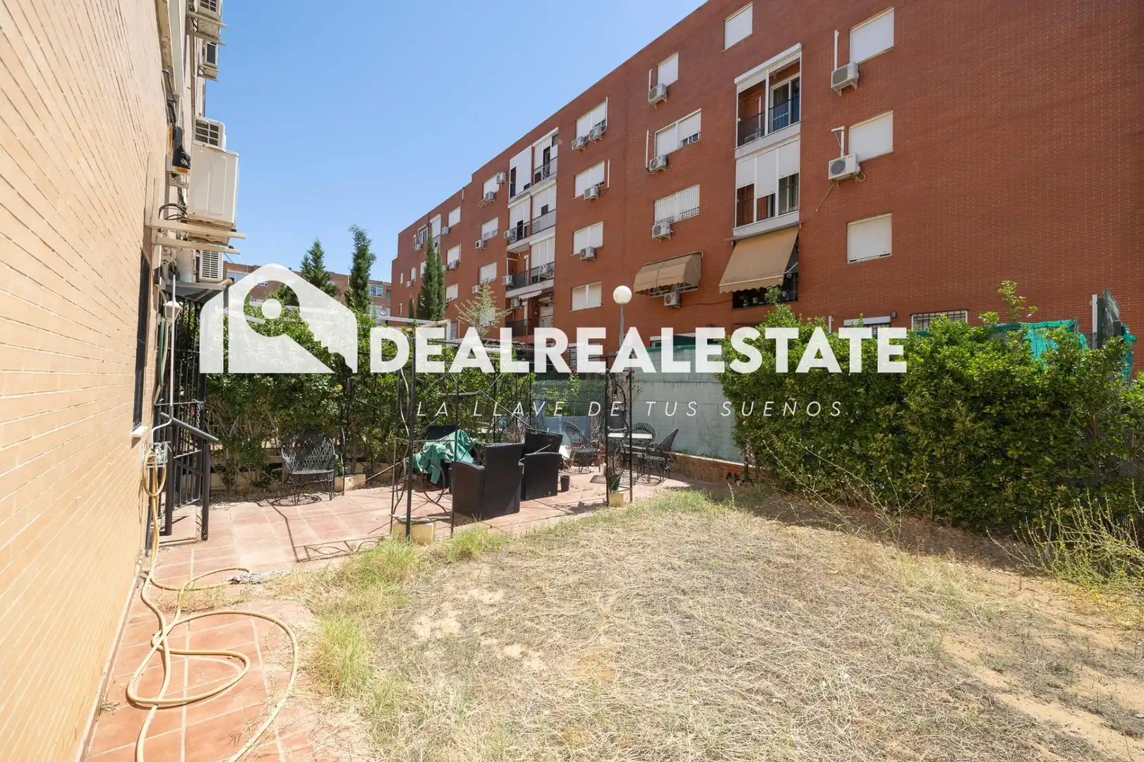 Vista exterior de Pis en venda en La Rinconada amb Aire condicionat, Terrassa i Moblat