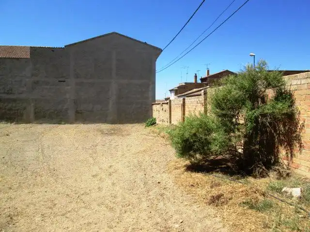 Land for sale in Alcampell