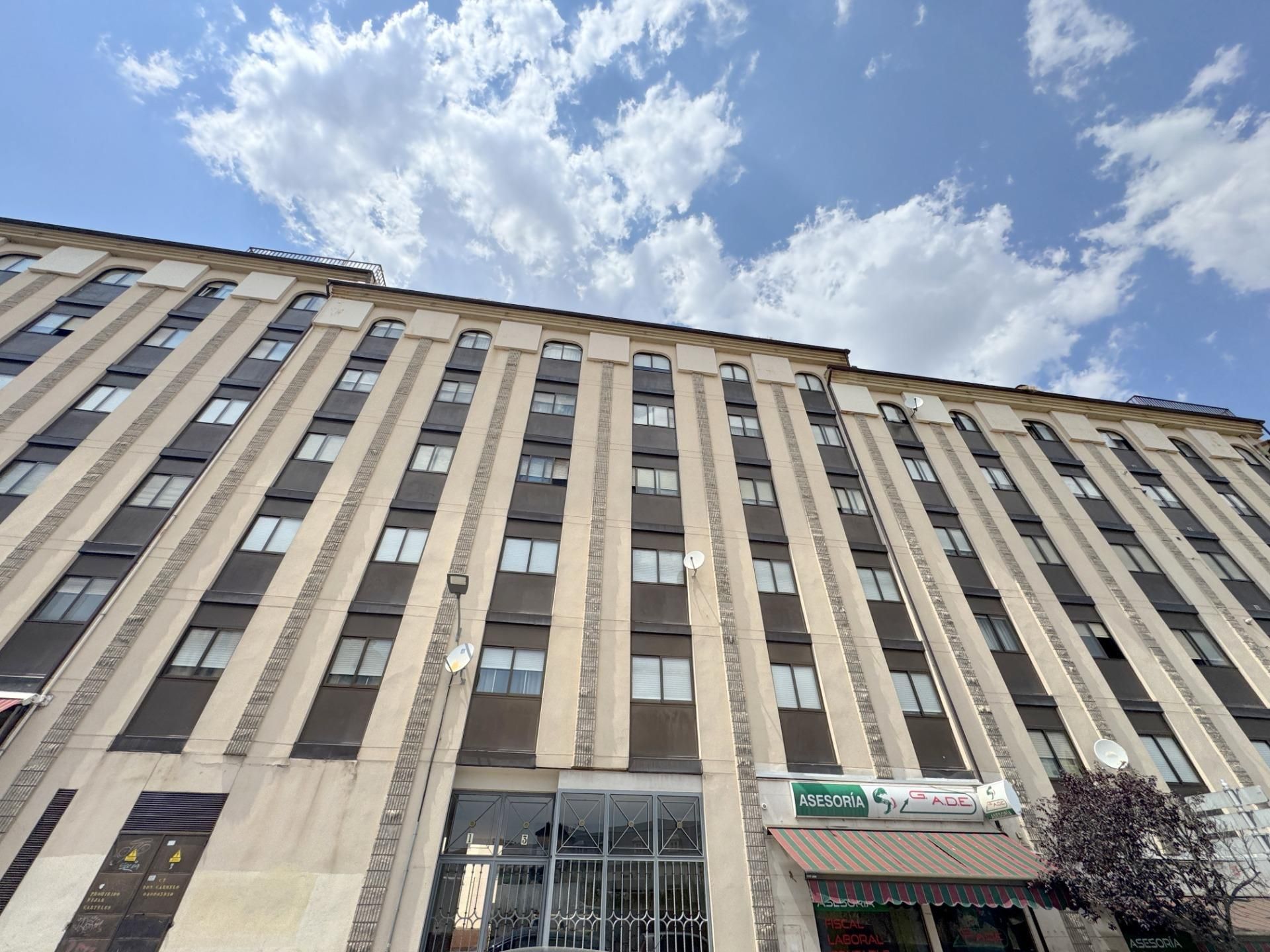 Vista exterior de Pis en venda en Ávila Capital amb Calefacció