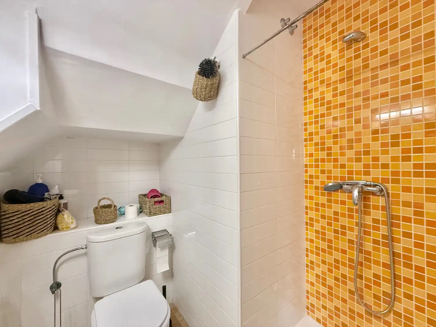 Baño de Casa adosada de alquiler en Pilar de la Horadada con Aire acondicionado, Calefacción y Jardín privado