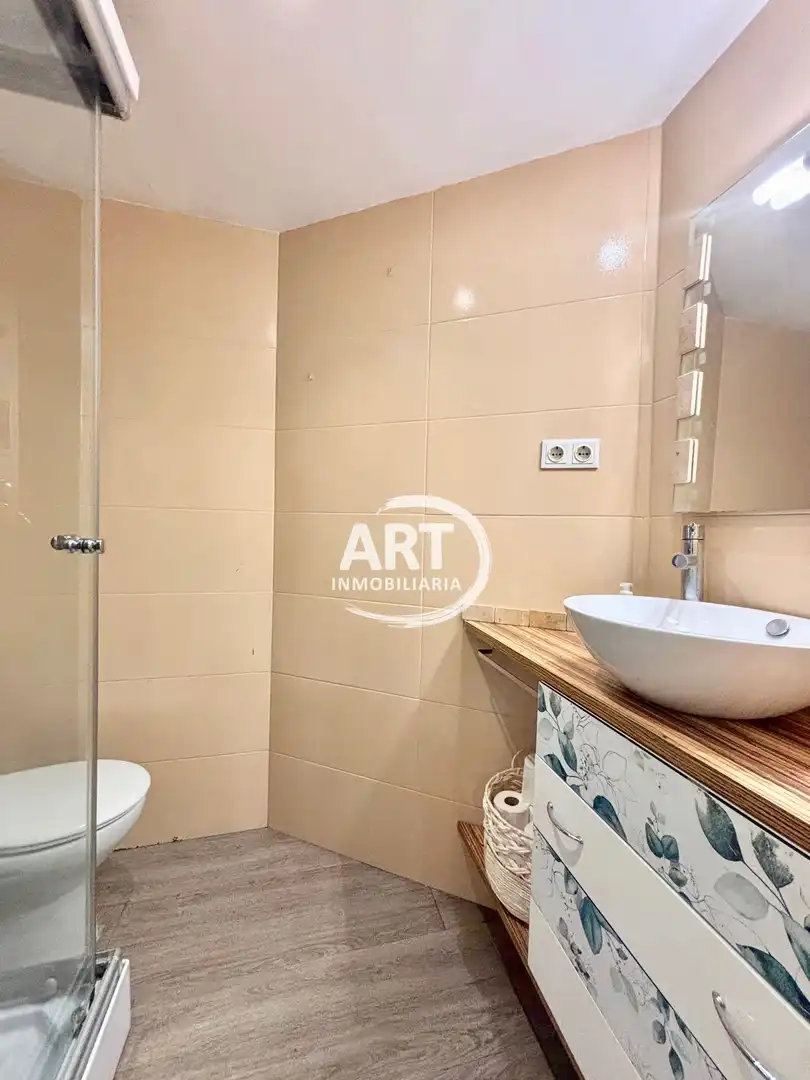 Baño de Piso en venta en Valencia con Aire acondicionado, Calefacción y Amueblado