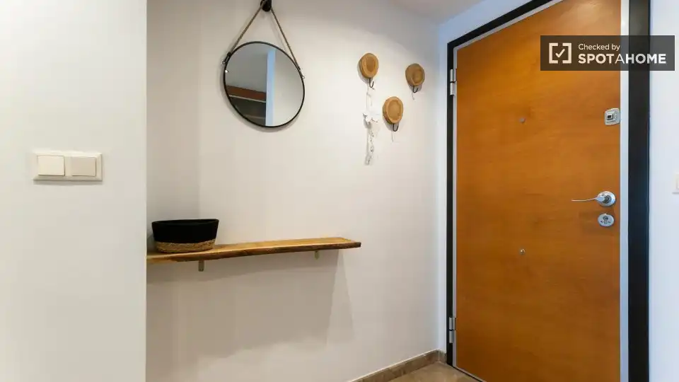 Appartamento con terrazza in affitto a Quatre Carreres, imagen 2