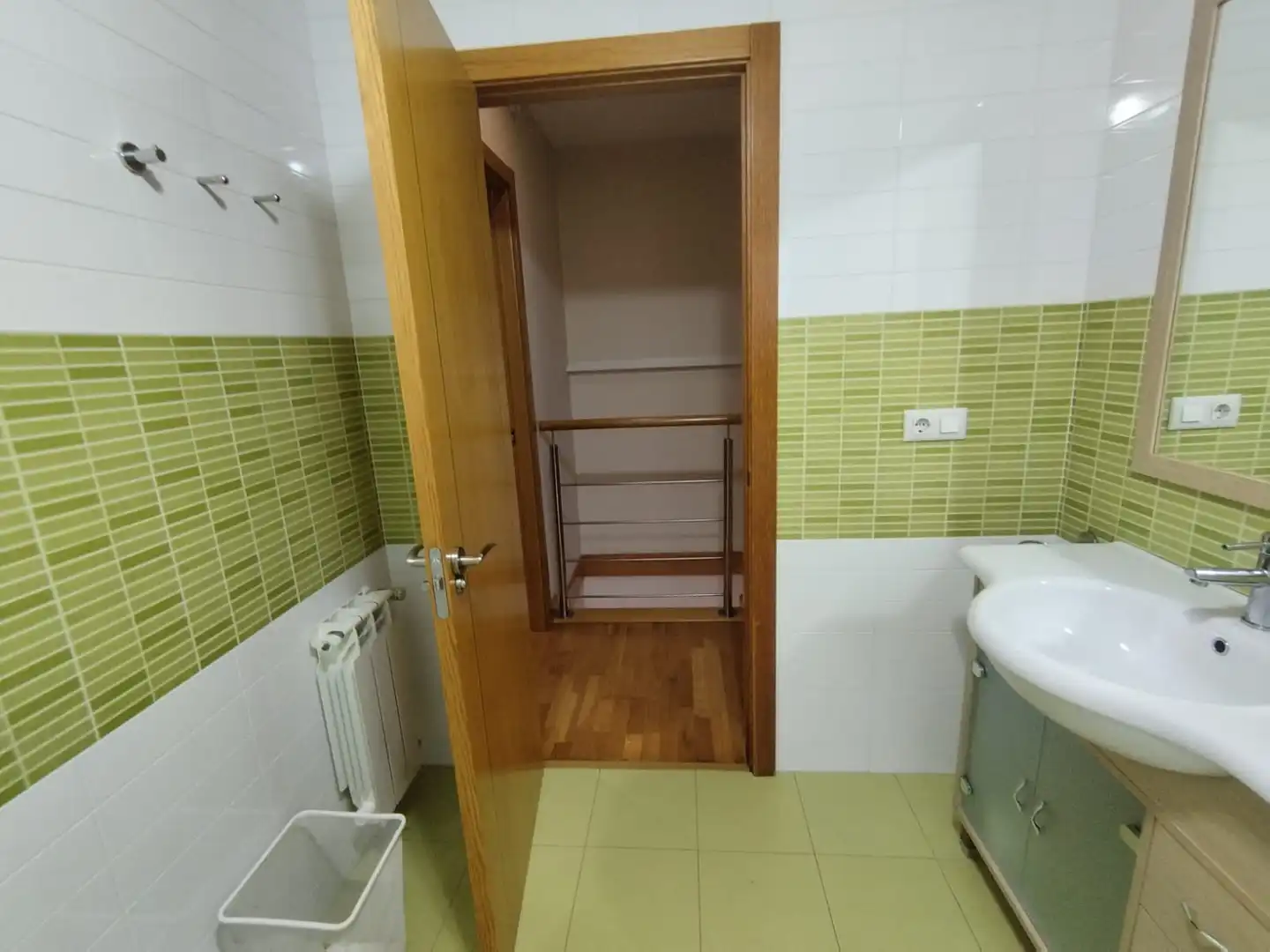 Baño de Dúplex en venta en Narón con Calefacción, Parquet y Terraza