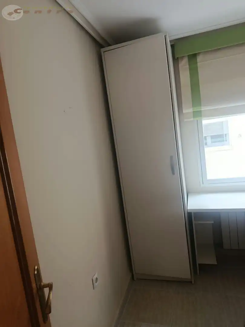 Dormitori de Apartament en venda en Albacete amb Calefacció, Moblat i Balcó