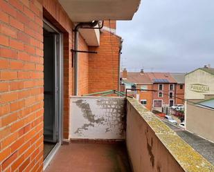 Balcony of Flat for sale in Valencia de Don Juan  with Heating and Balcony