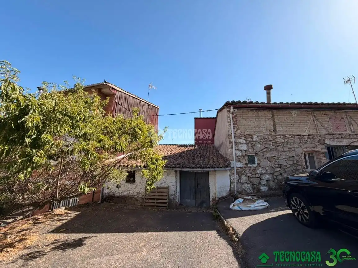 Vista exterior de Casa o chalet en venta en Arenas de San Pedro