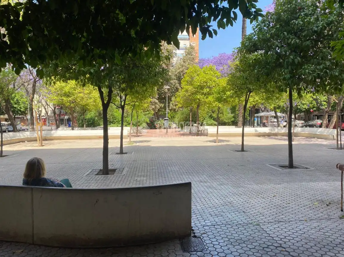 Vista exterior de Garatge en venda en Sevilla