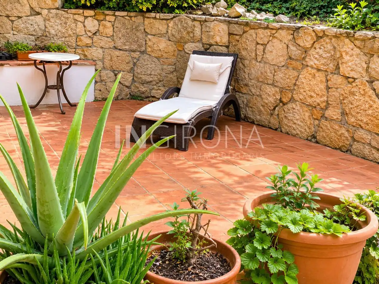 Flat with garden to rent in Calle Torre de San Daniel 2, imagen 2