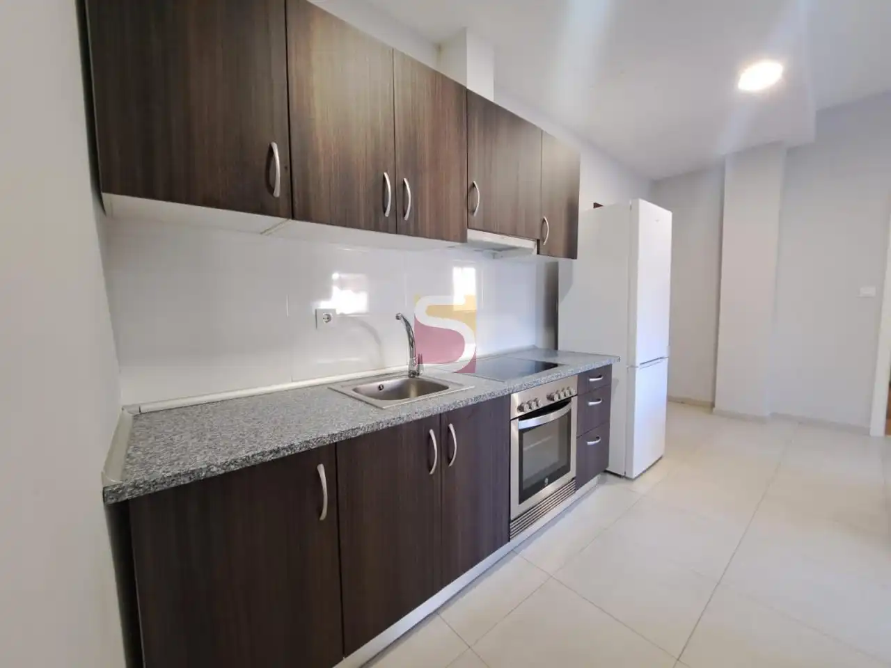 Cocina de Piso de alquiler en San Cibrao das Viñas con Calefacción y Amueblado
