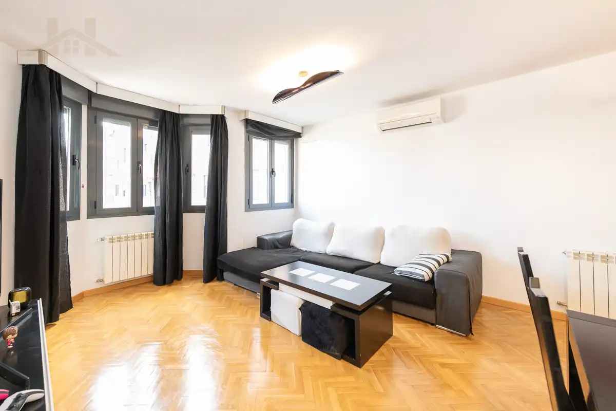 Living room of Flat for sale in Torrejón de Ardoz  with Air Conditioner, Heating and Storage room
