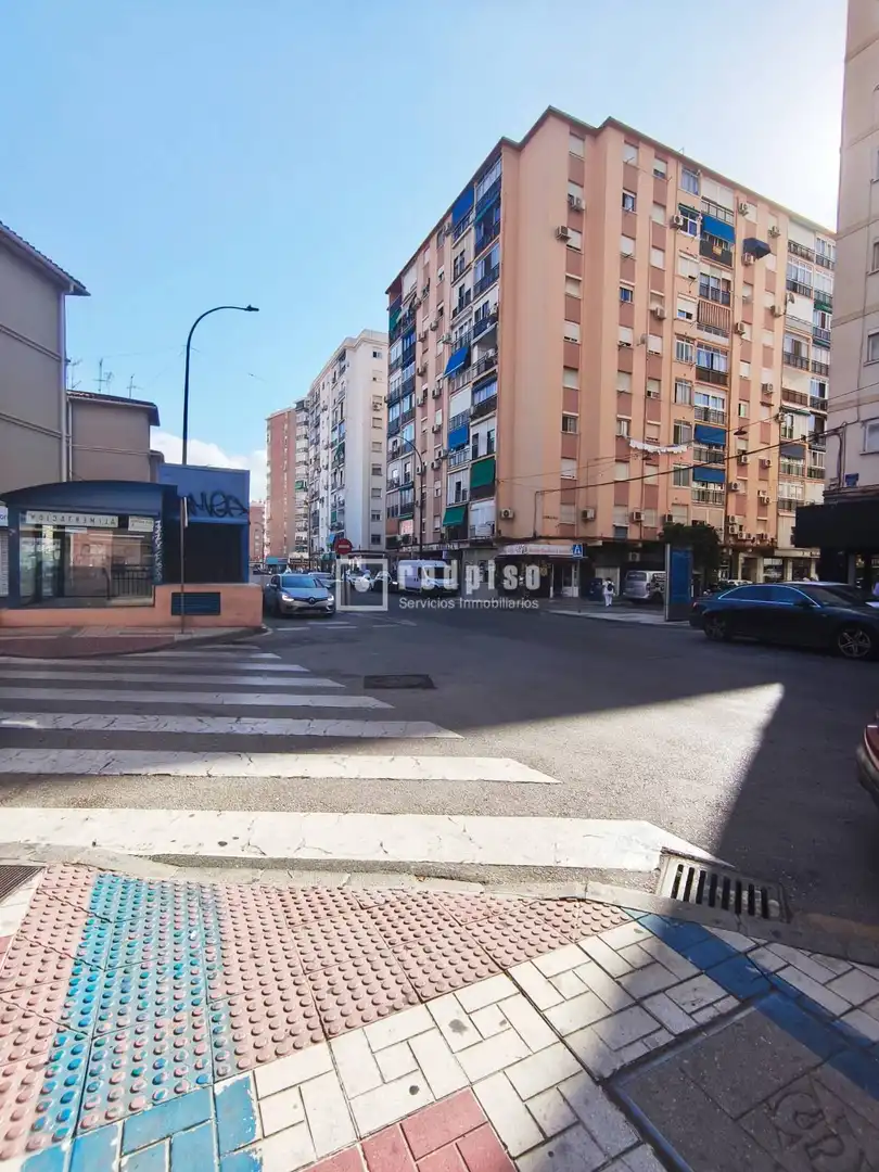 Local comercial en venta en Cruz de Humilladero, imagen 5