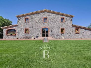 Casa rústica con piscina en venta en Residencial Park