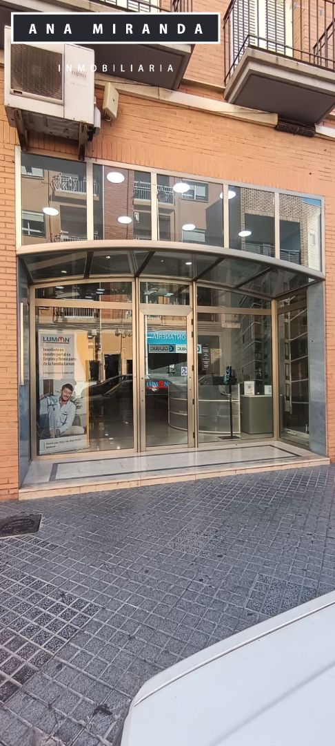 Local de alquiler en Avinguda de l'Orxata, s/n, Ausias March