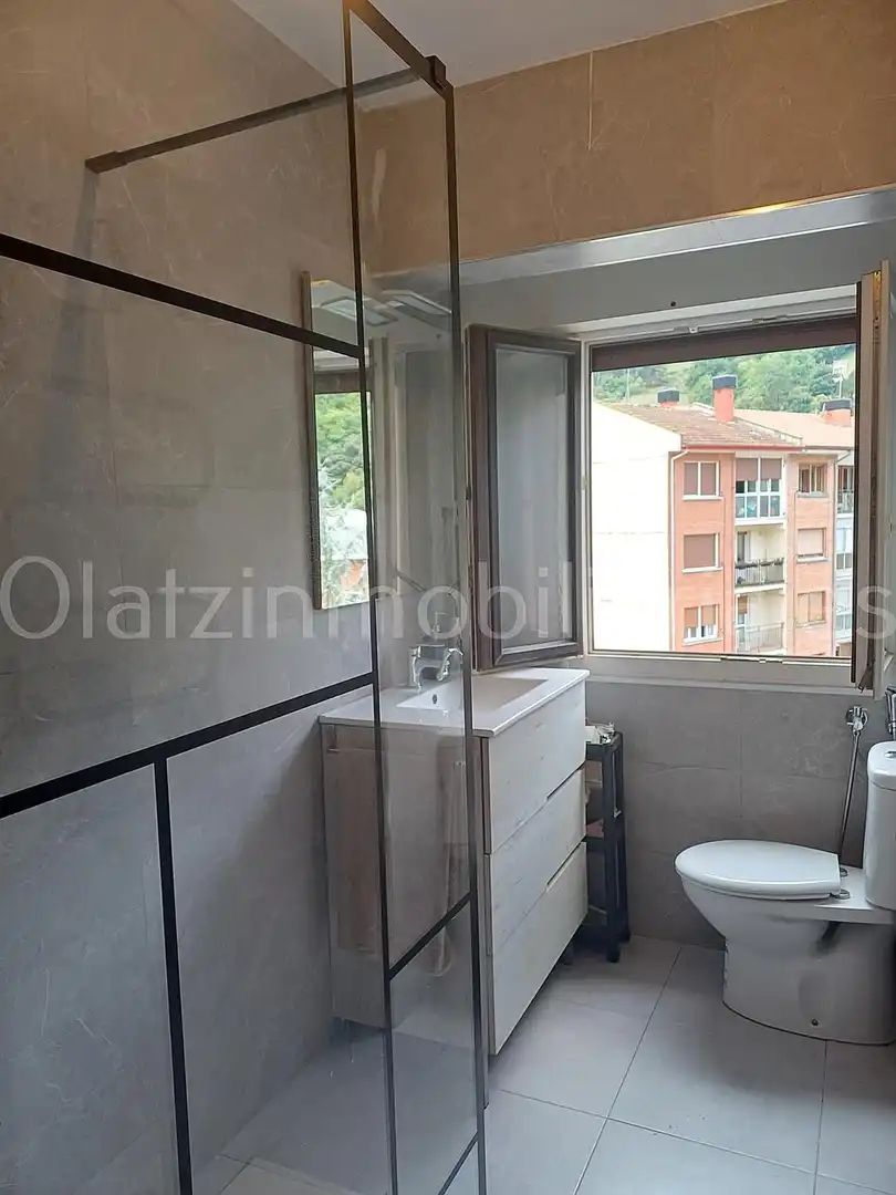Bathroom of Flat for sale in Güeñes