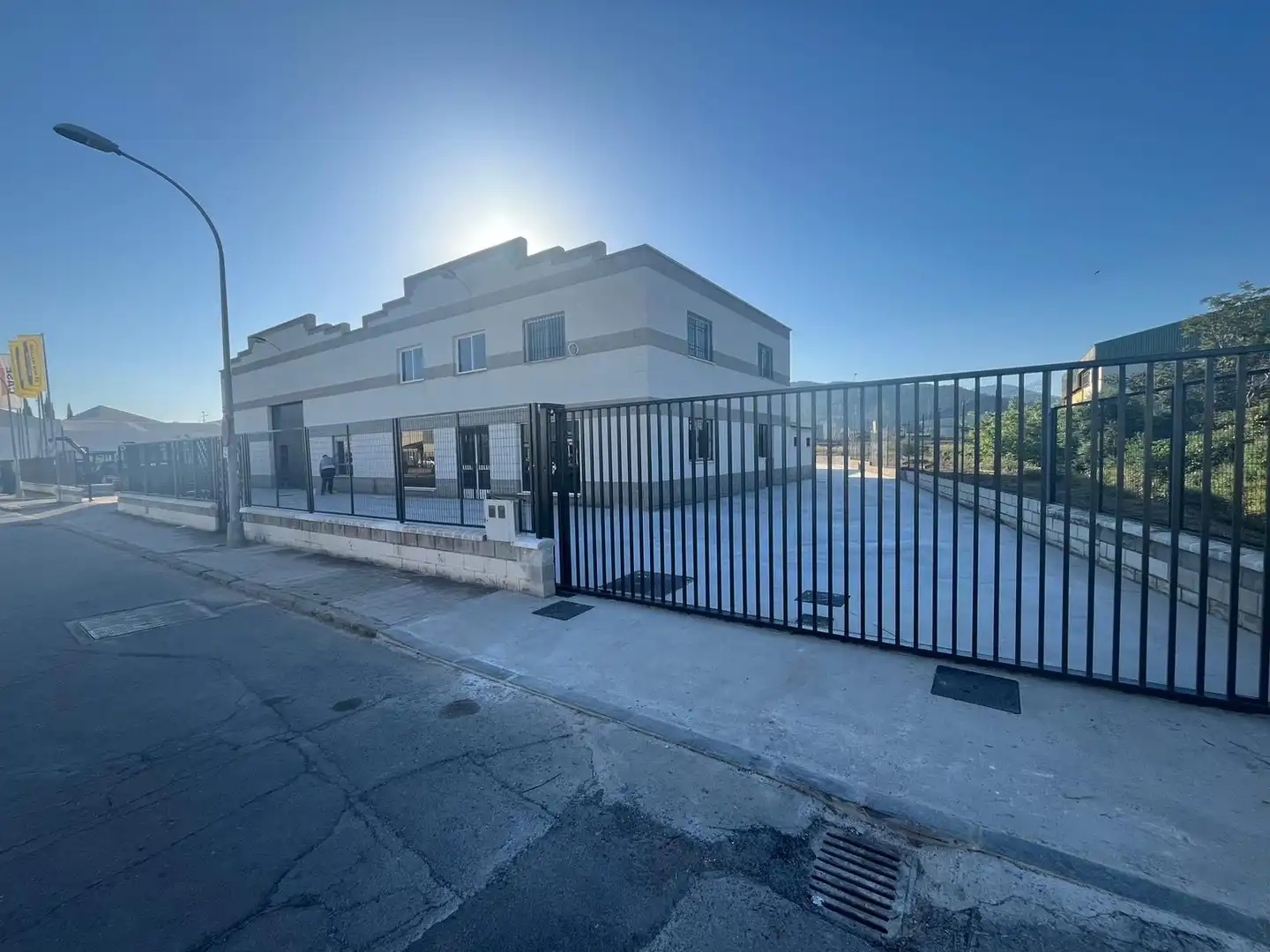 Nau industrial de lloguer a Zona de la Vega