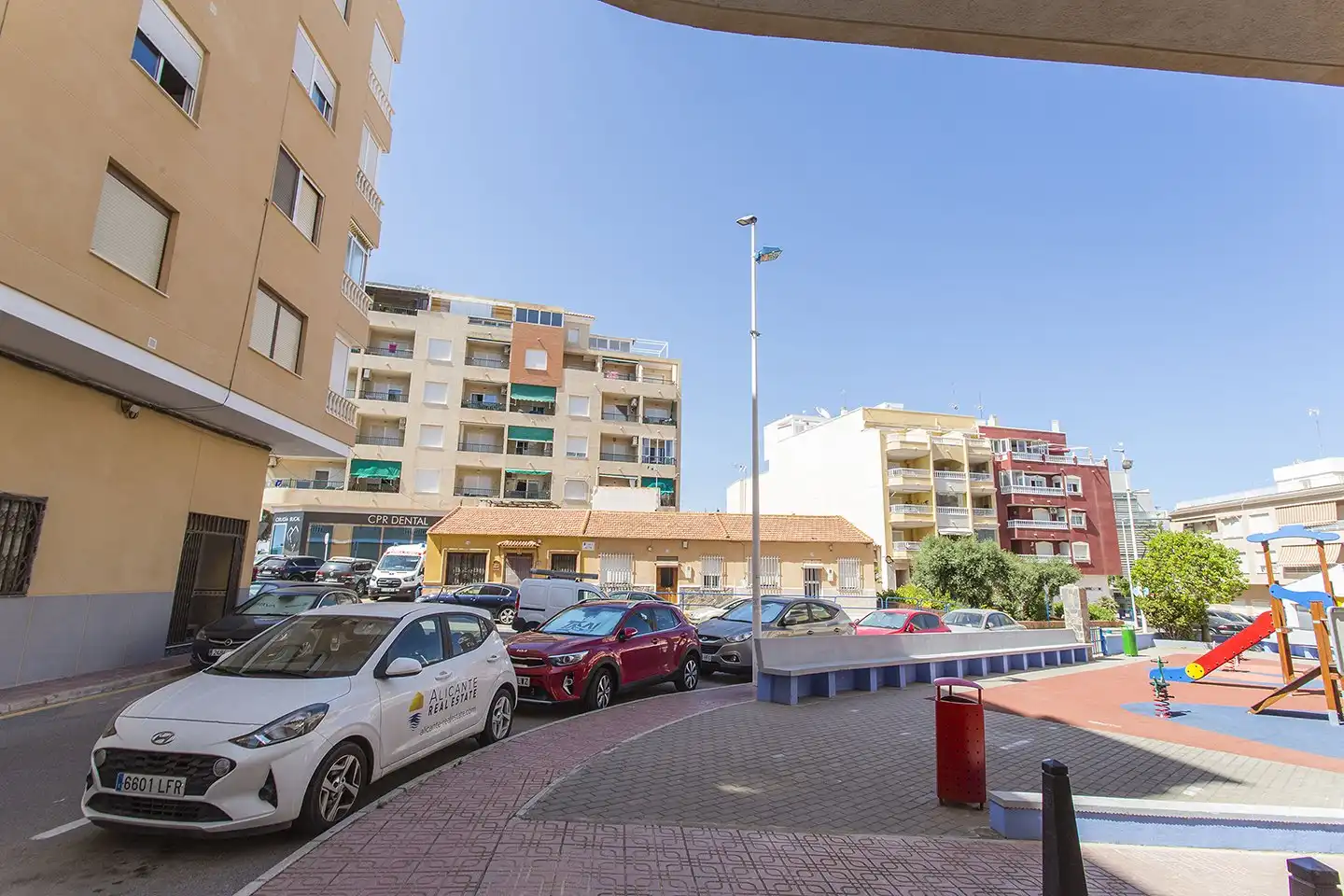 Vista exterior de Local en venta en Torrevieja con Aire acondicionado