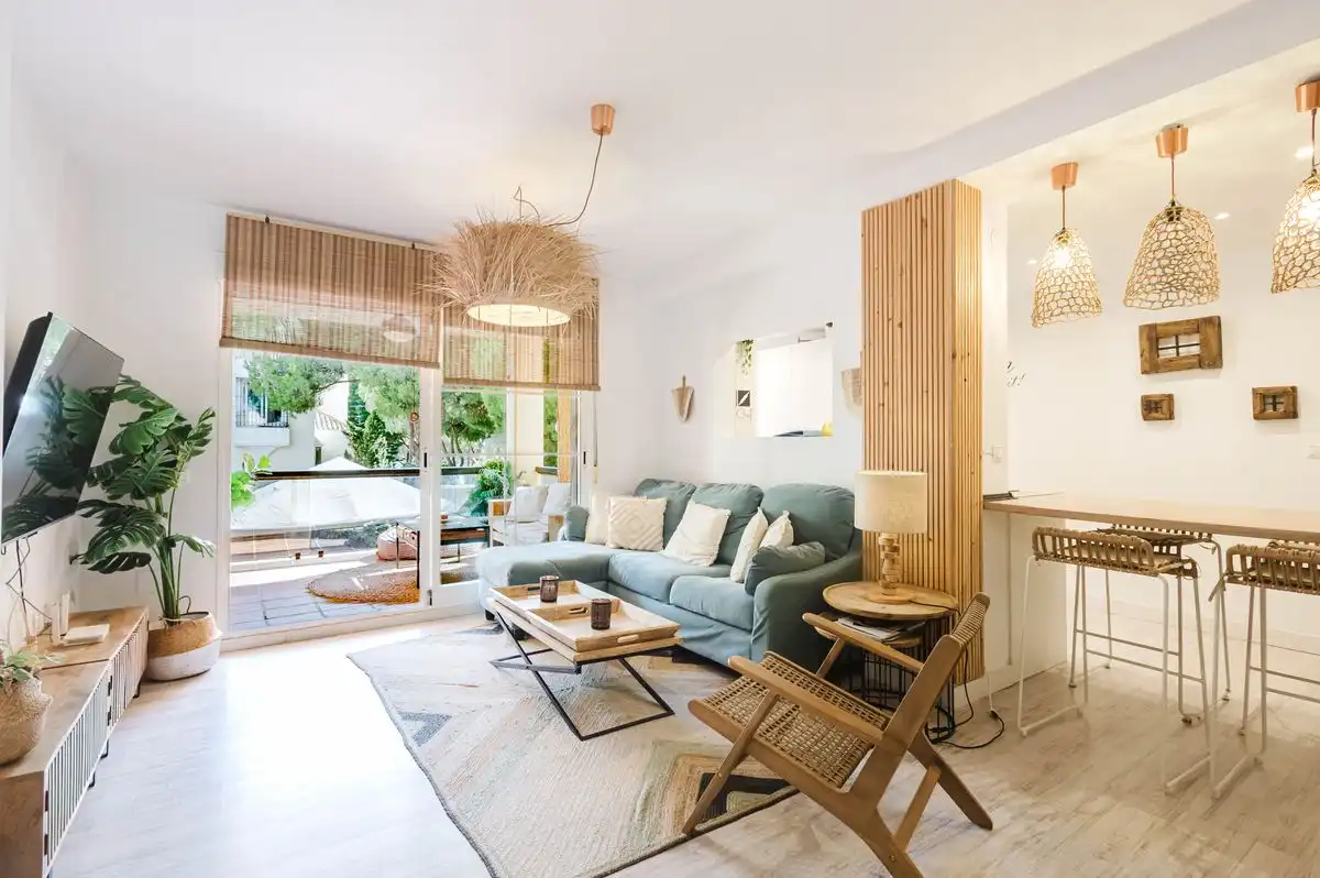 Living room of Ground floor for sale in Marbella  with Air Conditioner, Heating and Private garden