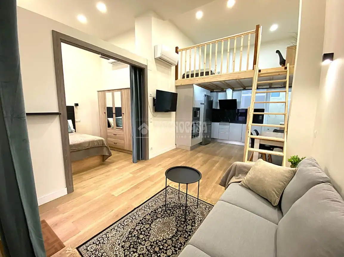 Sala de estar de Local en venta en  Madrid Capital