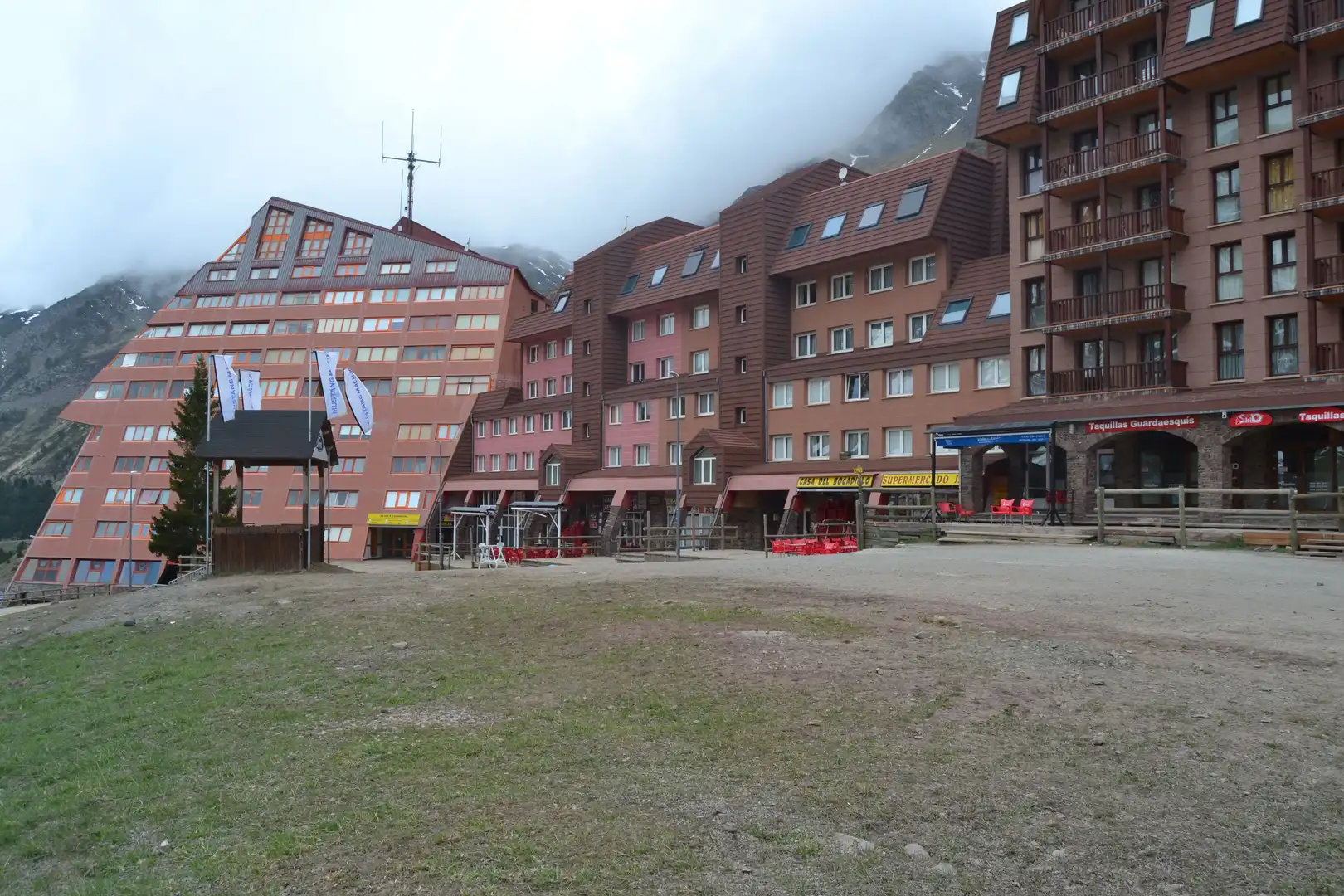 Exterior view of Commercial properties for sale in Aisa