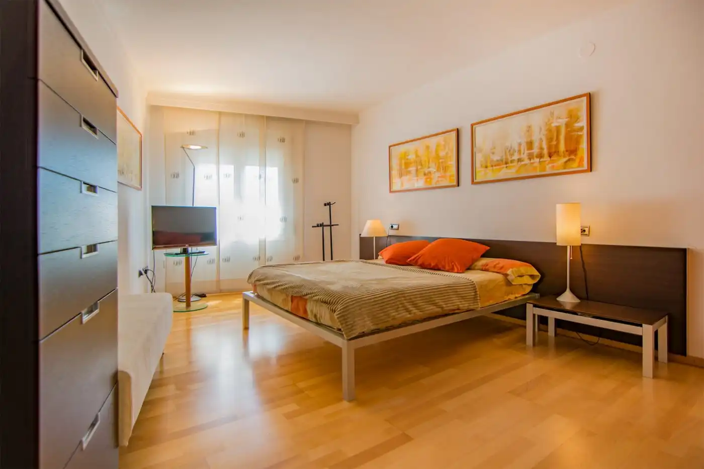Houses for sale in Calle COMPOSITOR JOAQUIM SERRA, 3, Eixample - Horta Capallera