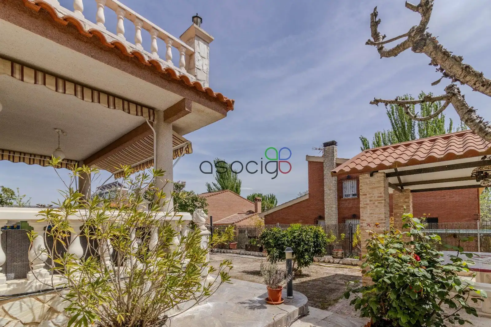 Vista exterior de Casa o xalet en venda en Cabanillas del Campo amb Aire condicionat i Calefacció