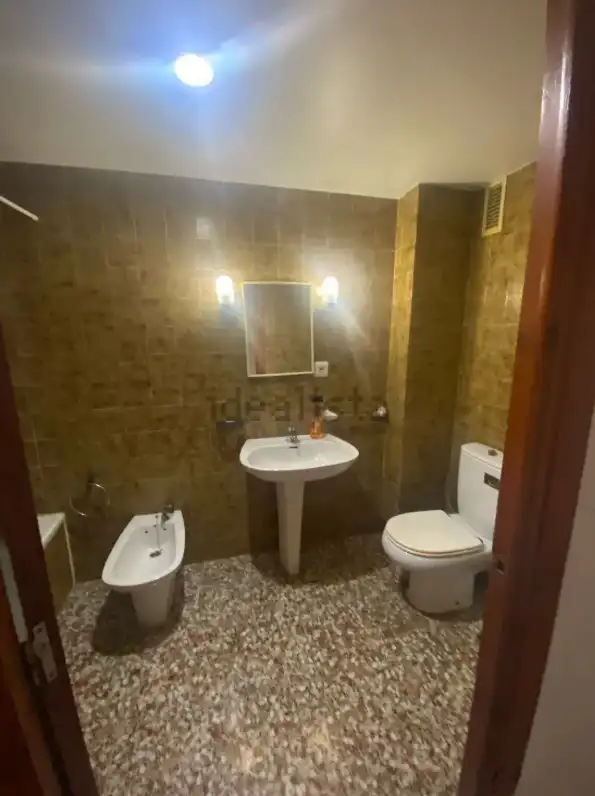 Bany de Pis en venda en Oliva amb Terrassa, Balcó i Internet