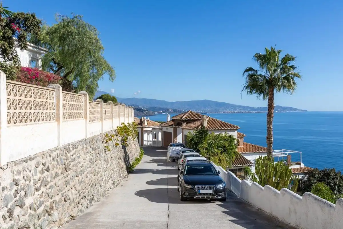 Vista exterior de Casa o chalet en venta en Almuñécar con Aire acondicionado, Jardín privado y Terraza