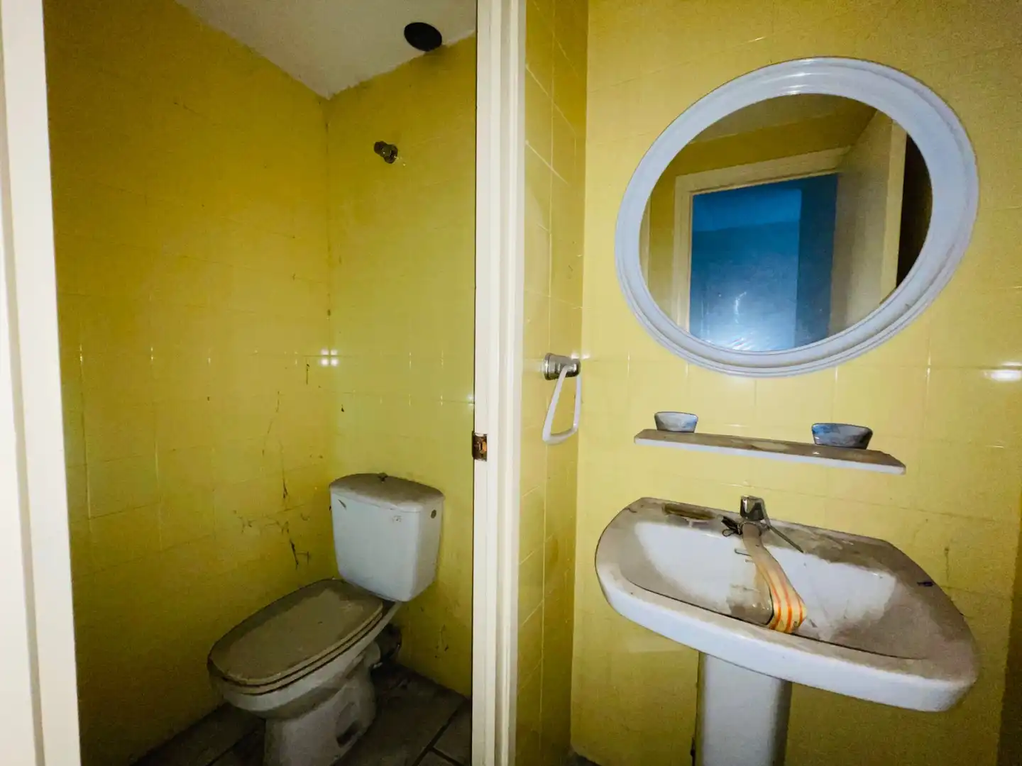 Bathroom of Commercial properties for sale in Zaragoza