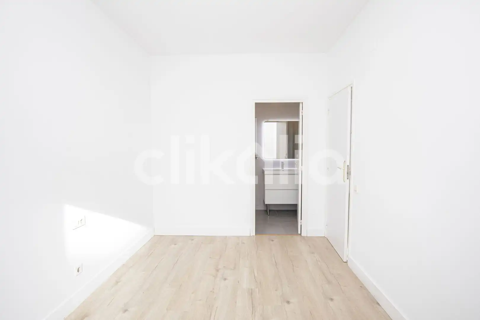 Flat for sale in La Marina del Port