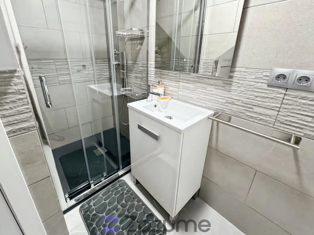 Badezimmer von Wohnung zur Miete in Alicante / Alacant mit Klimaanlage, Möbliert und Waschmaschine