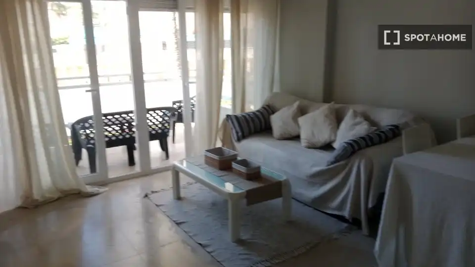 Sala d'estar de Apartament per a compartir en Alicante / Alacant amb Aire condicionat, Terrassa i Moblat
