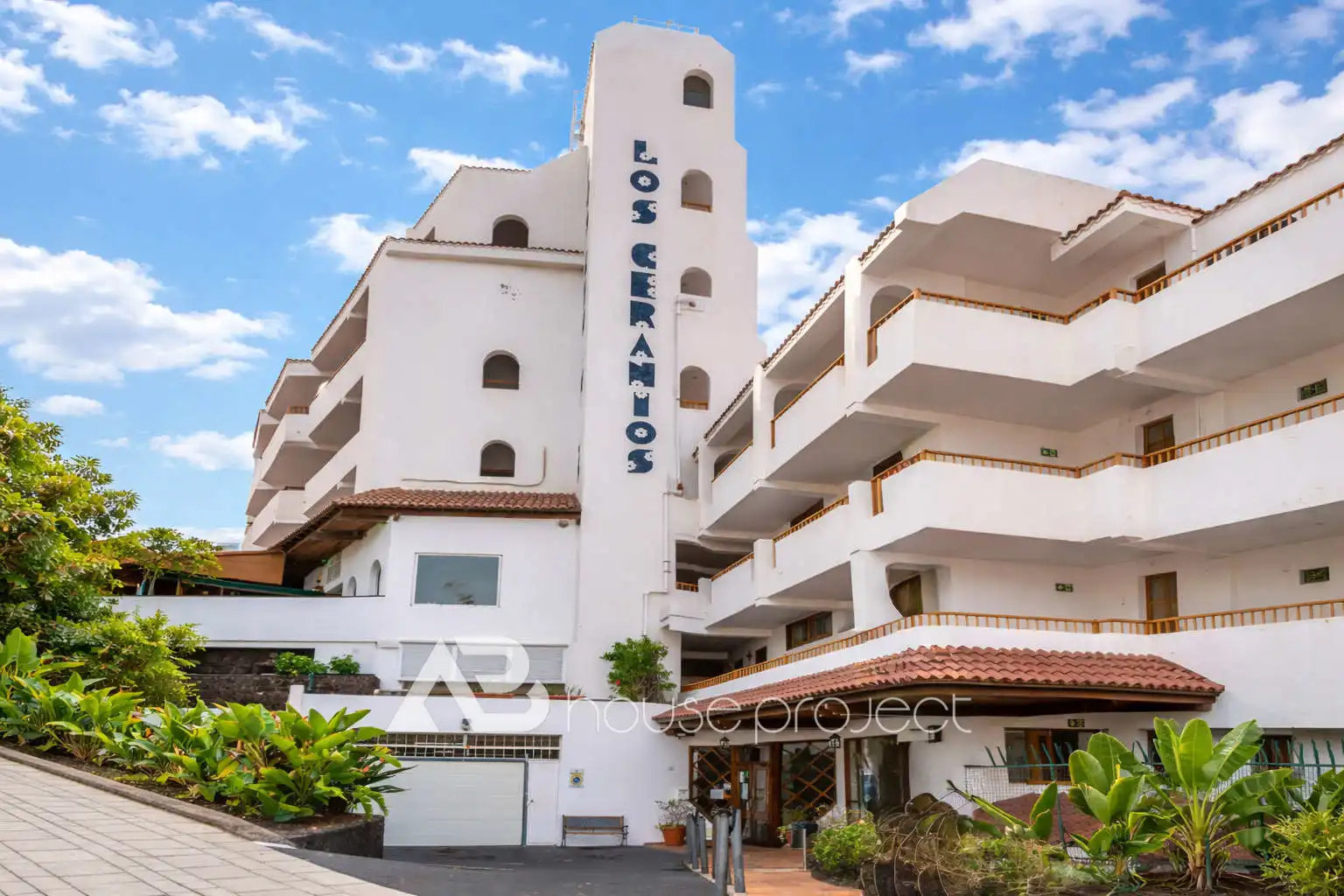 Vista exterior de Estudio en venta en Adeje con Terraza, Amueblado y Piscina comunitaria