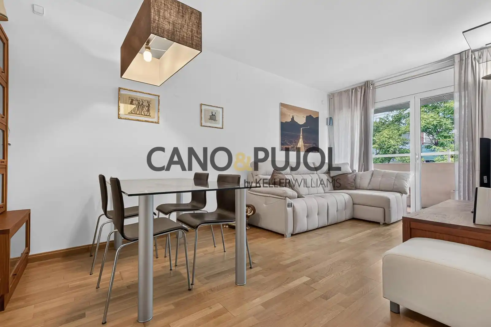 Sala d'estar de Pis en venda en Sant Just Desvern amb Aire condicionat, Calefacció i Terrassa