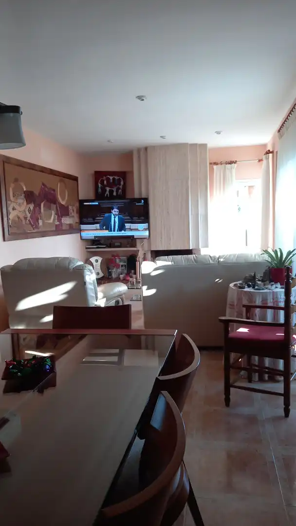 Sala d'estar de Casa o xalet en venda en Sant Feliu de Guíxols amb Jardí privat, Piscina i Moblat