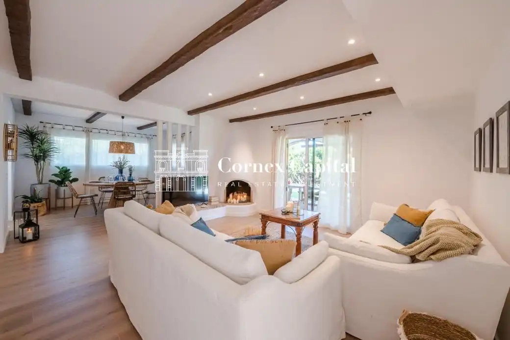 Living room of Houses for sale in L'Estartit  with Air Conditioner, Heating and Private garden