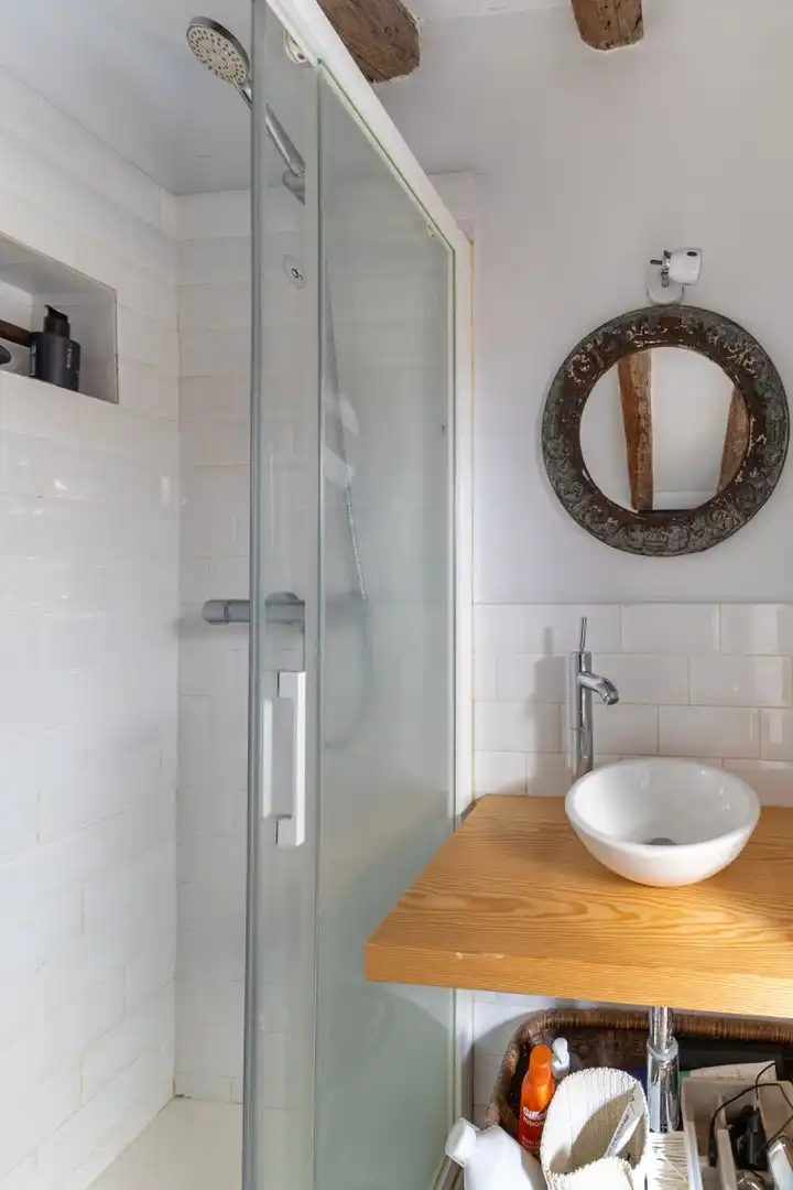 Badezimmer von Wohnungen zur Miete in Madrid mit Klimaanlage, Heizung und Möbliert