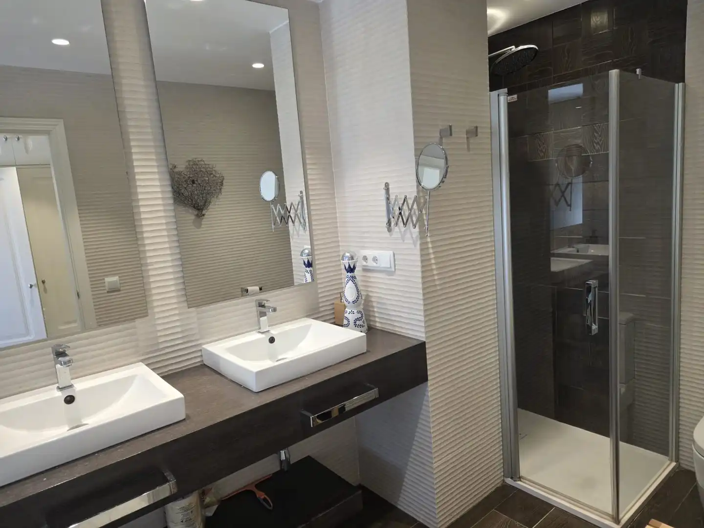 Baño de Apartamento de alquiler en Marbella con Aire acondicionado, Terraza y Piscina