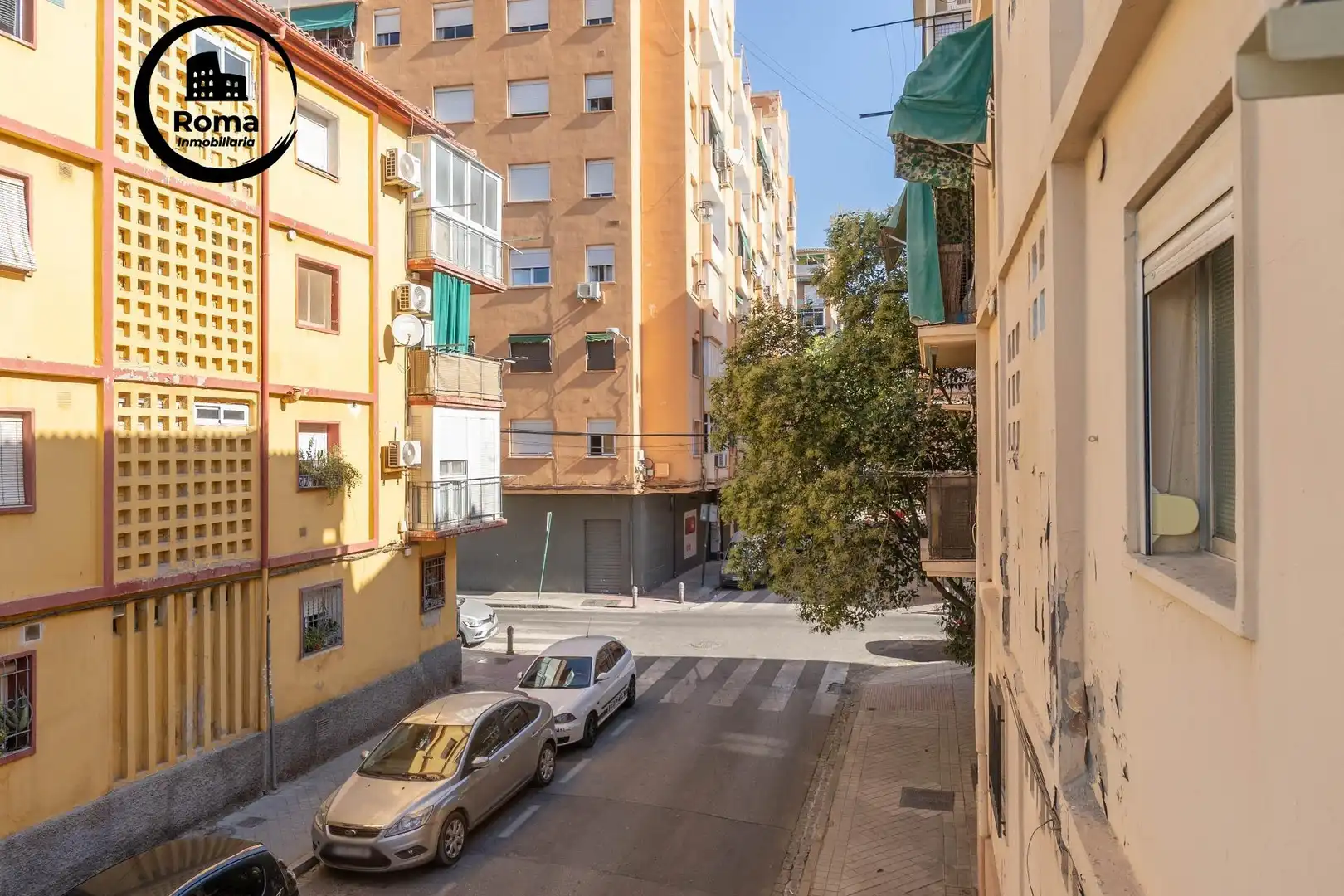 Vista exterior de Pis en venda en Granada amb Aire condicionat i Balcó