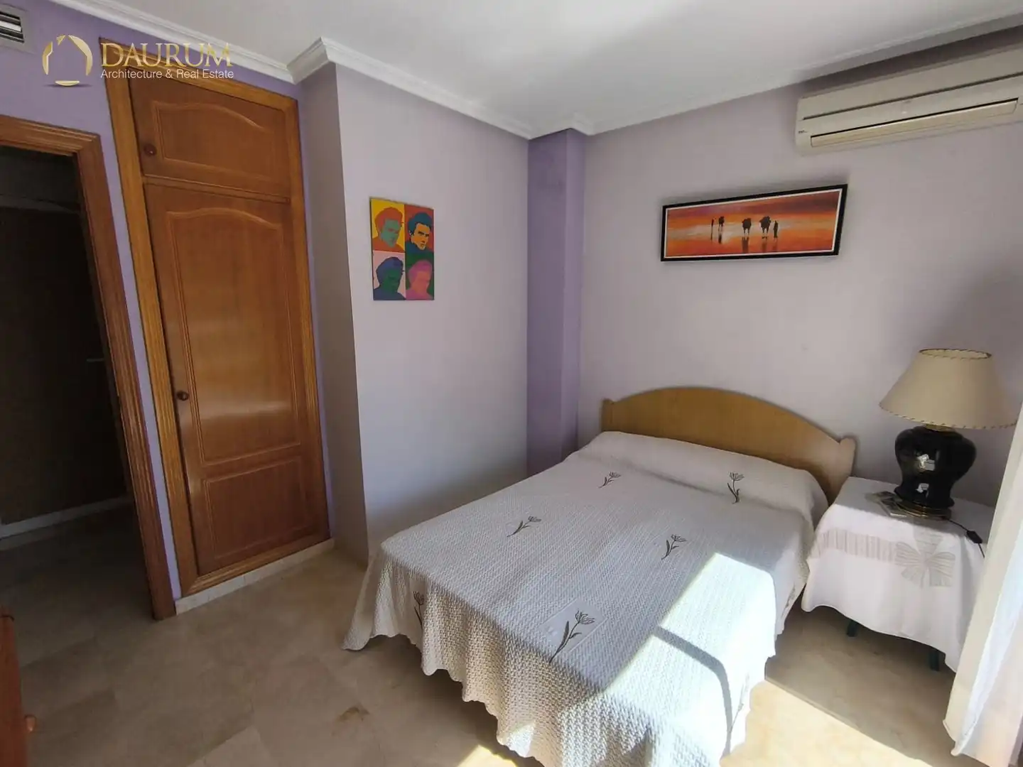 Schlafzimmer von Einfamilien-Reihenhaus zum Verkauf in Santa Pola mit Klimaanlage, Heizung und Privatgarten