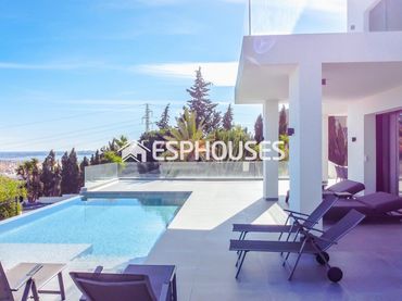 Villa avec balcon à vendre à Ciudad Quesada