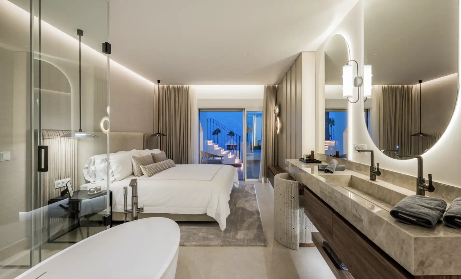 Habitación de Ático en venta en Estepona con Terraza, Piscina y Amueblado
