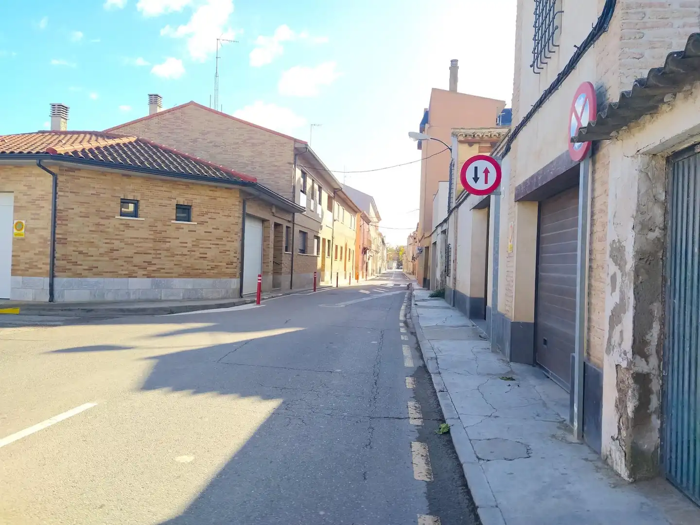 Außenansicht von Haus oder Chalet zum Verkauf in Zaragoza mit Privatgarten und Terrasse